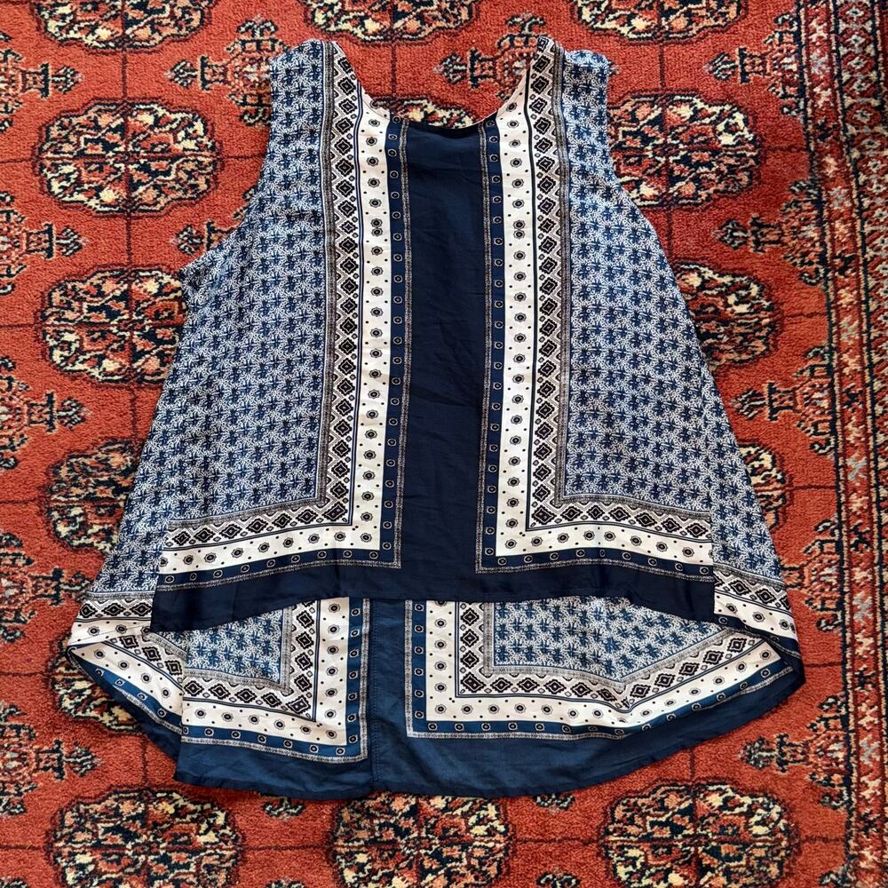 Fun2Fun Size M Blue/White Scarf Print Loose & Drapey Sleeveless Top‎